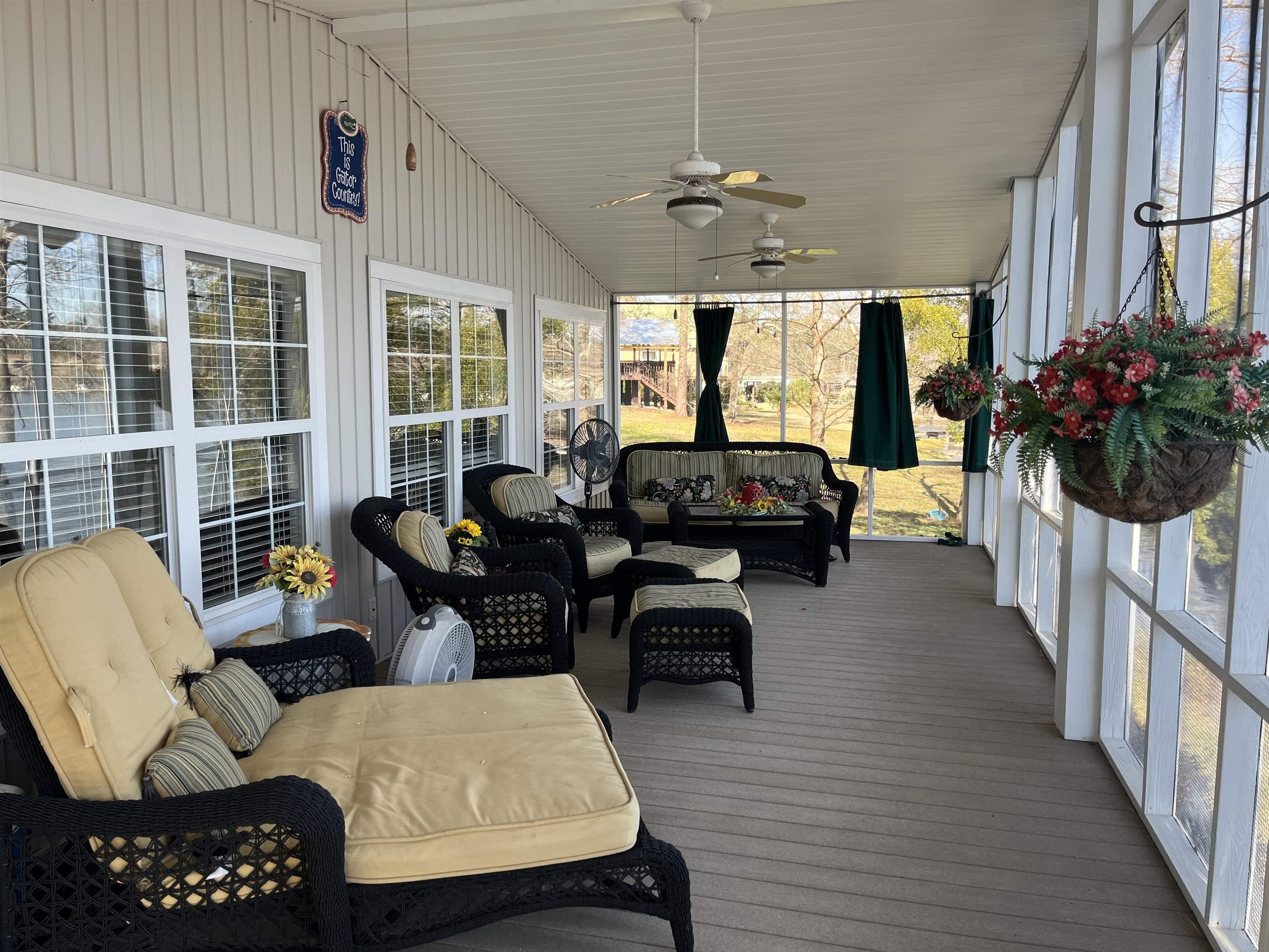 Image 3: Screened Porch