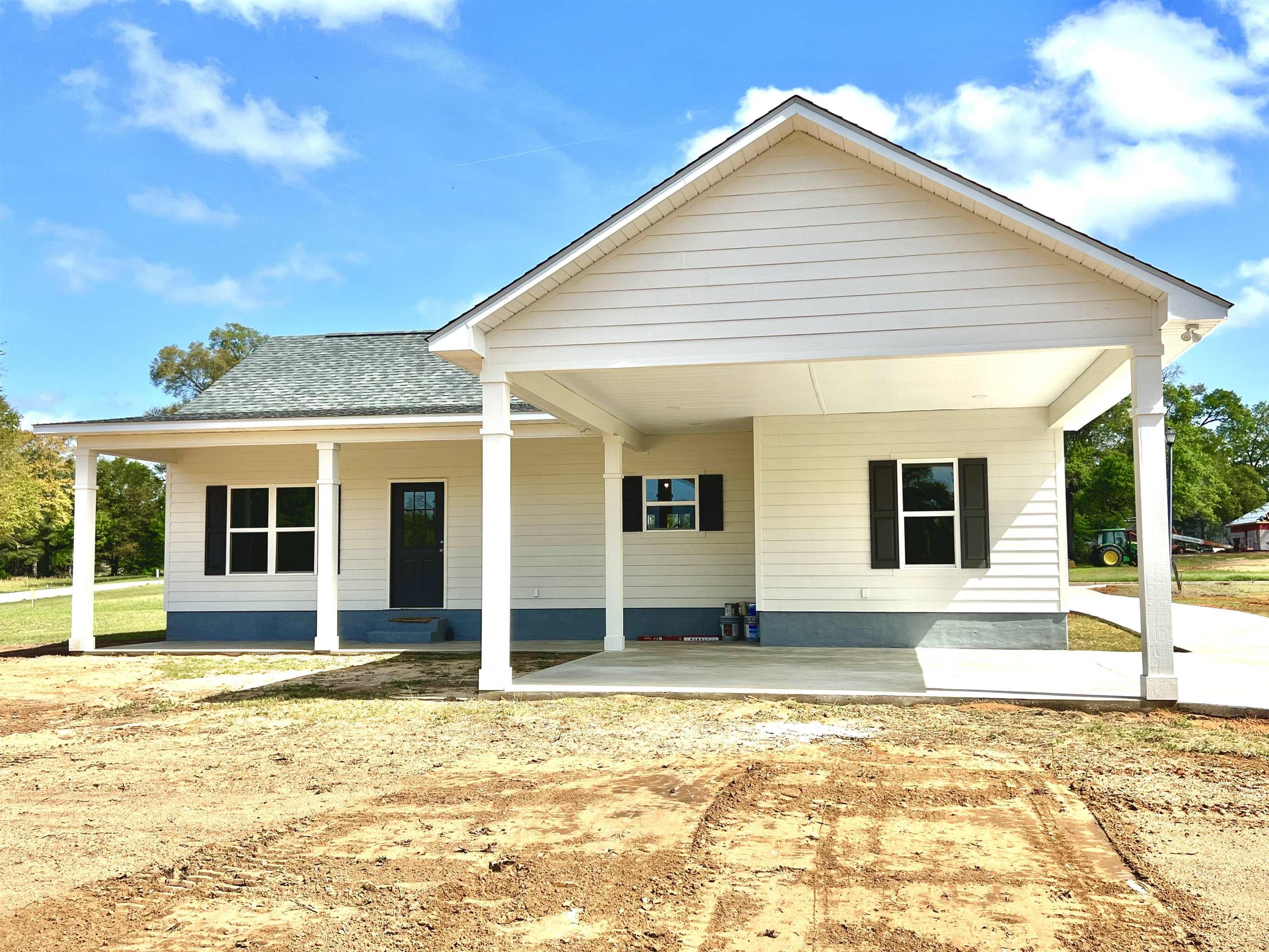 Image 3: Carport - Covered Porch