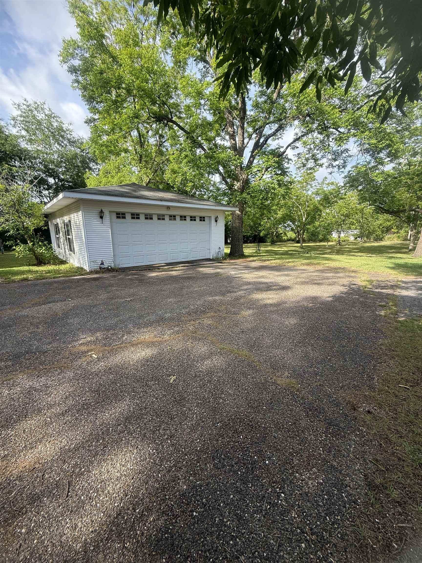 Image 1: Detached 2 car Garage