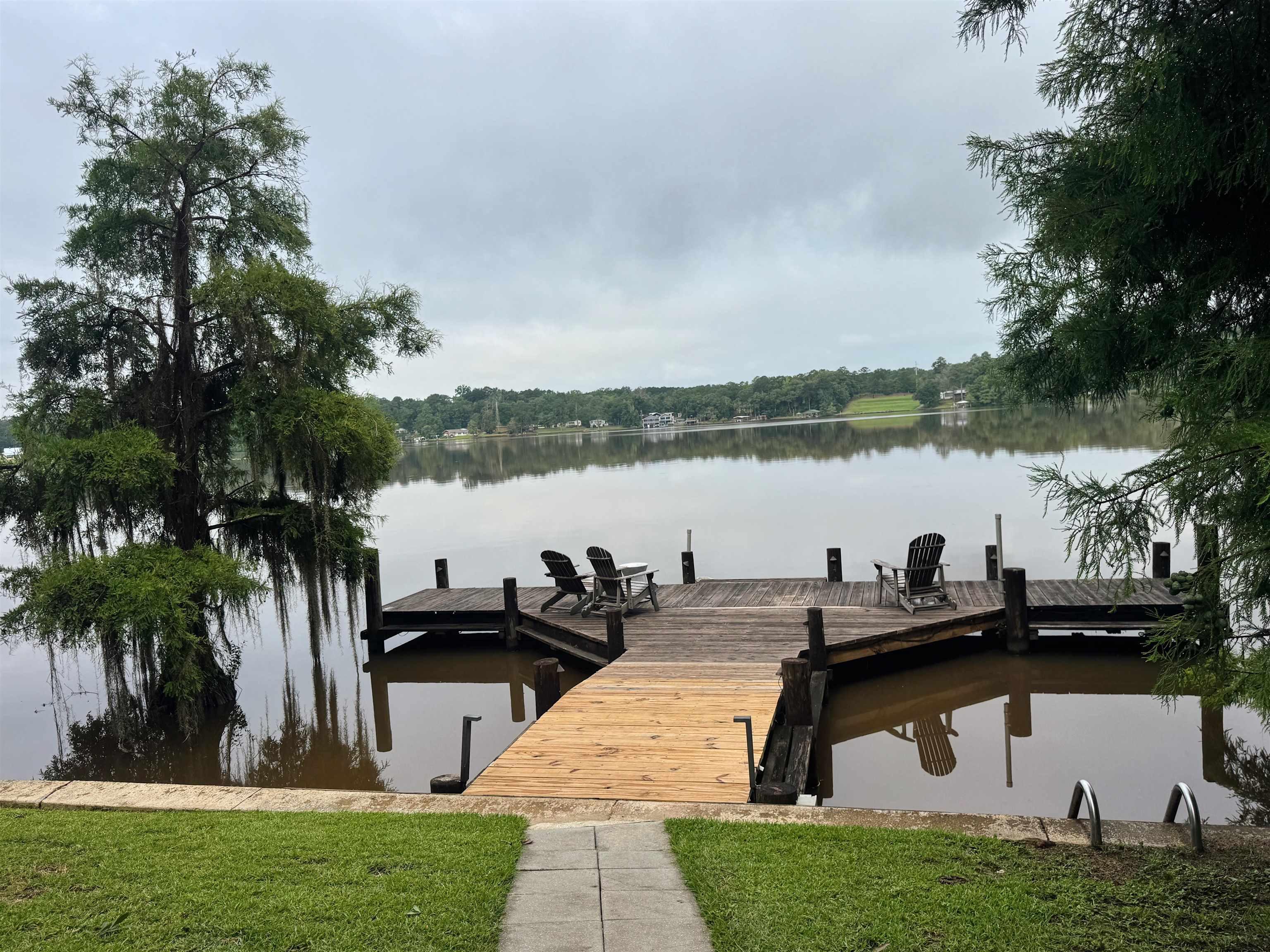 Image 1: Large Dock
