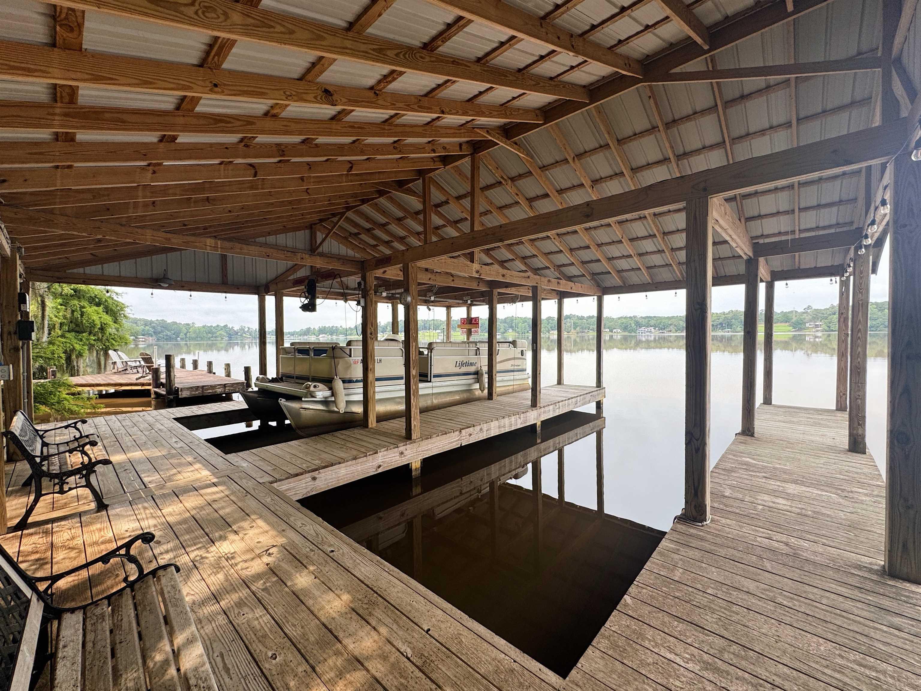 Image 2: Double-Slip Boathouse