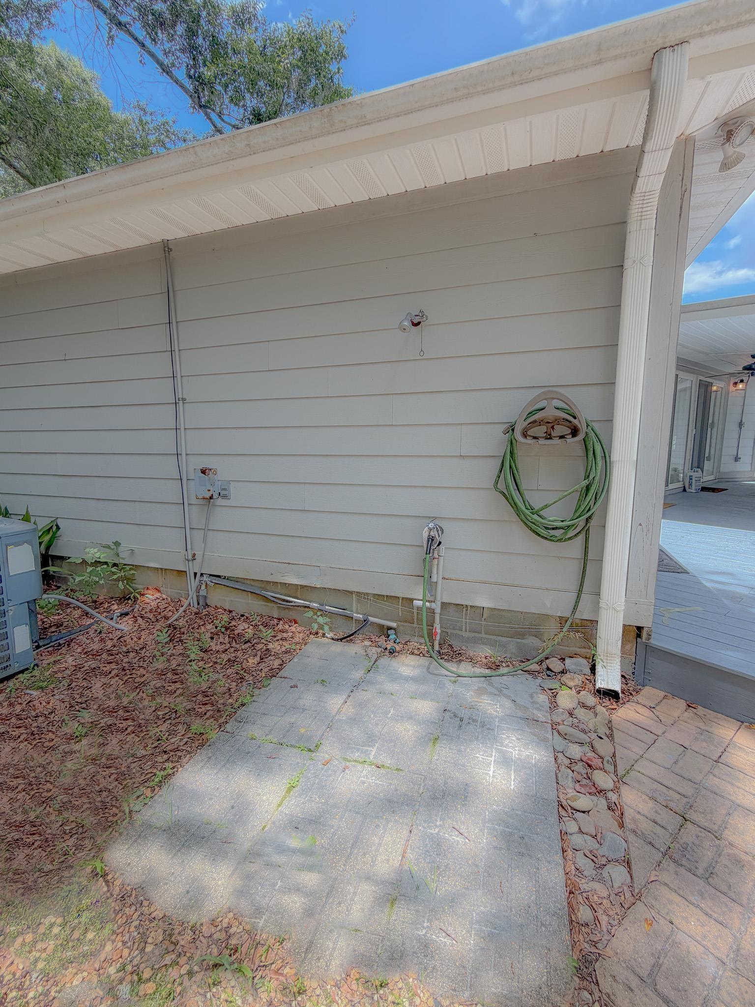 Image 3: Outdoor Shower