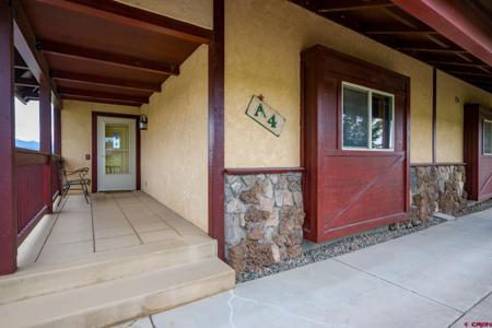 61 Lakeside Drive