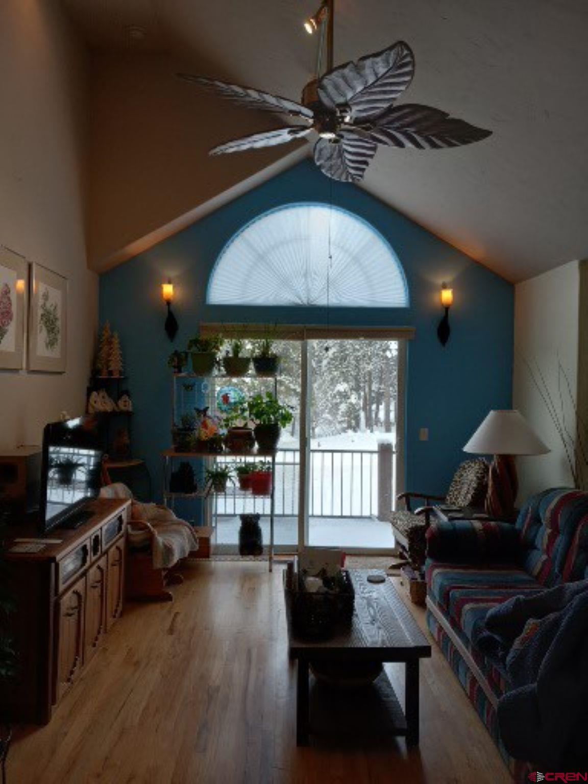 Image 3: Living Room