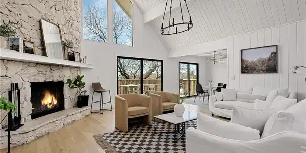1204 Yellowstone Drive