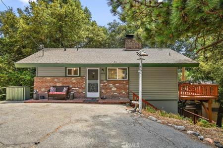 460 Delle Drive