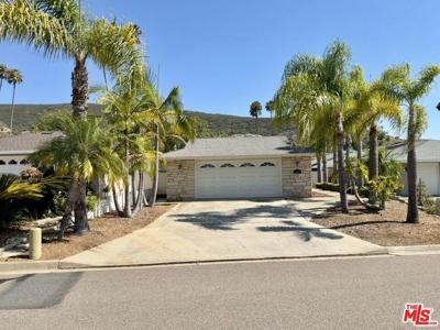 1427 La Loma Drive