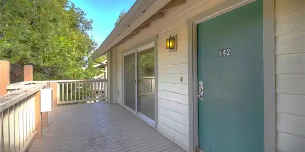 142 Rockledge Lane