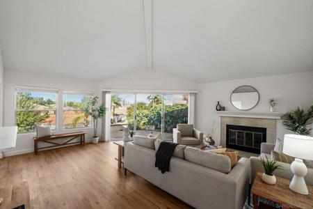 1274 Rue Saint Moritz