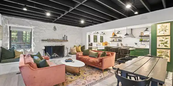 252 Crest Circle Drive