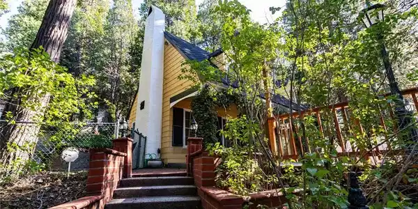 222 Holiday Drive