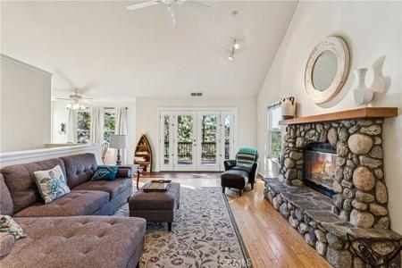305 Summit Road