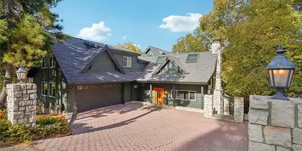 995 Tirol Lane