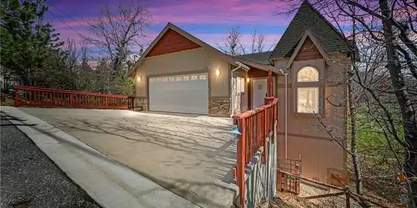 28136 North Bay Road