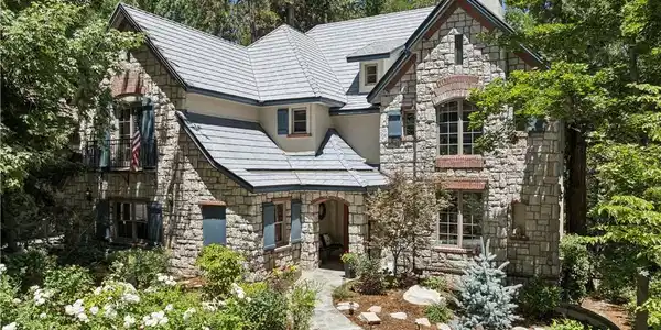 27489 Meadow Bay