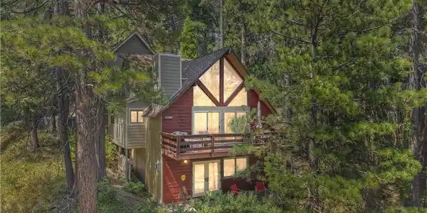 27380 Oakwood Drive