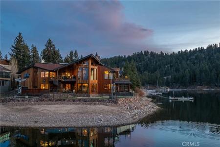 655 Cove Drive