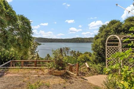 11668 Lakeview