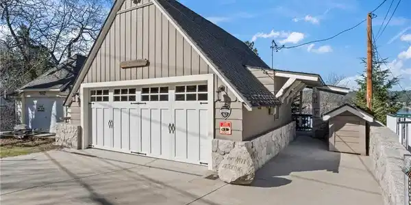 28750 Palisades Drive