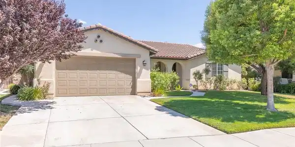 27840 Pointe Breeze Drive