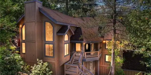 27336 Alpen Drive