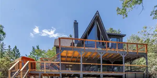 997 Nadelhorn Drive