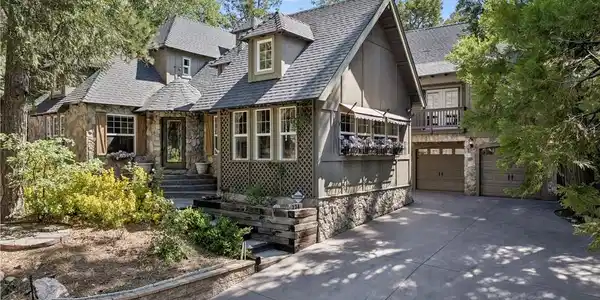 234 Crest Circle
