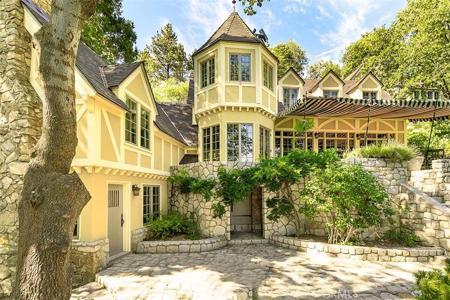 28061 North Shore Road
