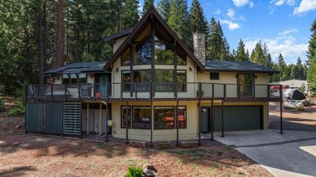 523 Peninsula Drive