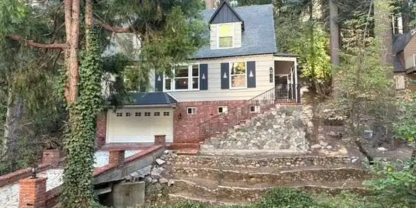 325 Cottage Grove