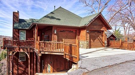 1438 Golden Rule Lane