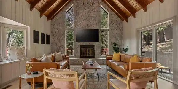 373 Summit Road