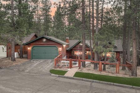 1121 Elmwood Place