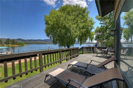 488 Lakeview Court