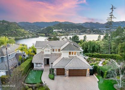 708 Ravensbury Street