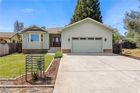 10746 Fairway