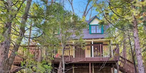 307 Sunset Drive