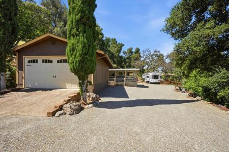 5156 Lake Road