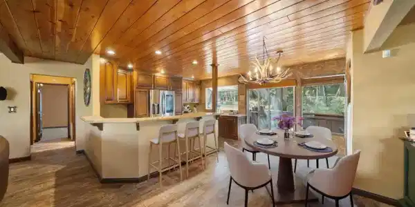 800 Zurich Dr