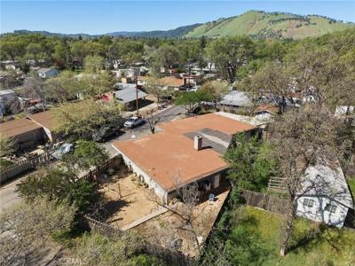 3676 Madrone