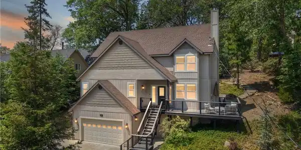 942 Lucerne Lane