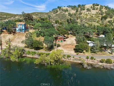 12398 Lakeshore