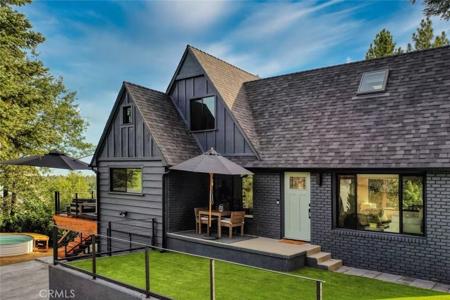 481 Heliotrope Drive