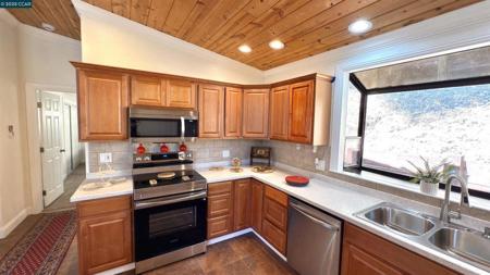 5935 Sunrise Ct
