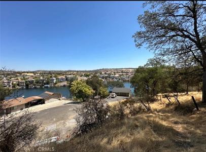 5088 Lakeshore Drive