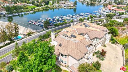 3335 Lake Crest Court