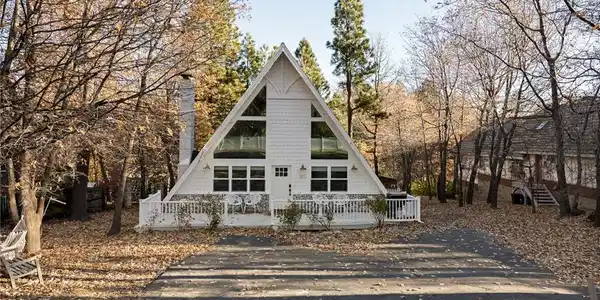 987 Tirol Lane