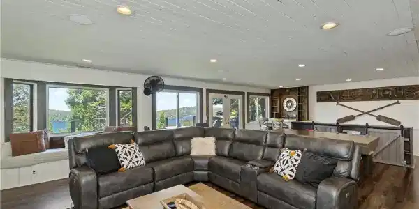 533 Sunderland Court