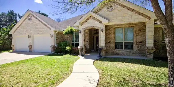 5258 Denmans Loop