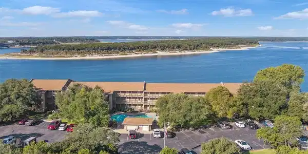 2 Cliffhouse Drive